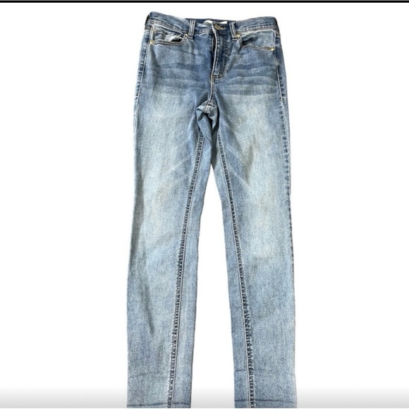 DYNAMITE DYNDNM Kate Jeans Indigo Blue Light Wash Size 28 - Picture 1 of 8